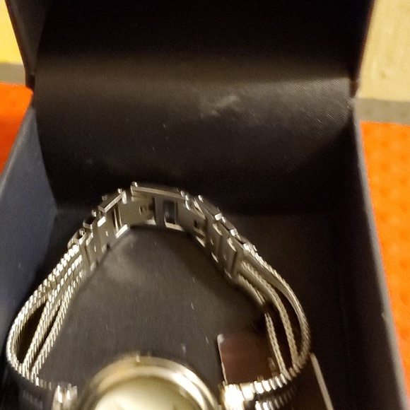 Watch - Picture 2 of 5